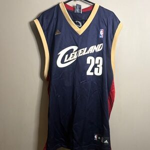 NWT Adidas Cleveland Cavaliers  Lebron James Navy and Gold Replica Jersey XL